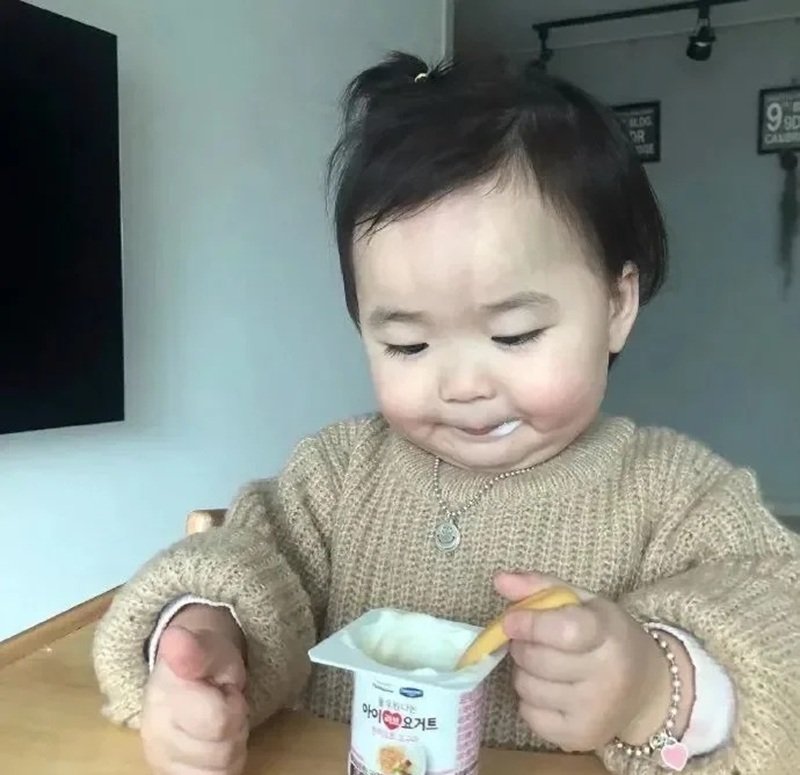 meme em bé mang phong cách hài nhẹ nhàng
