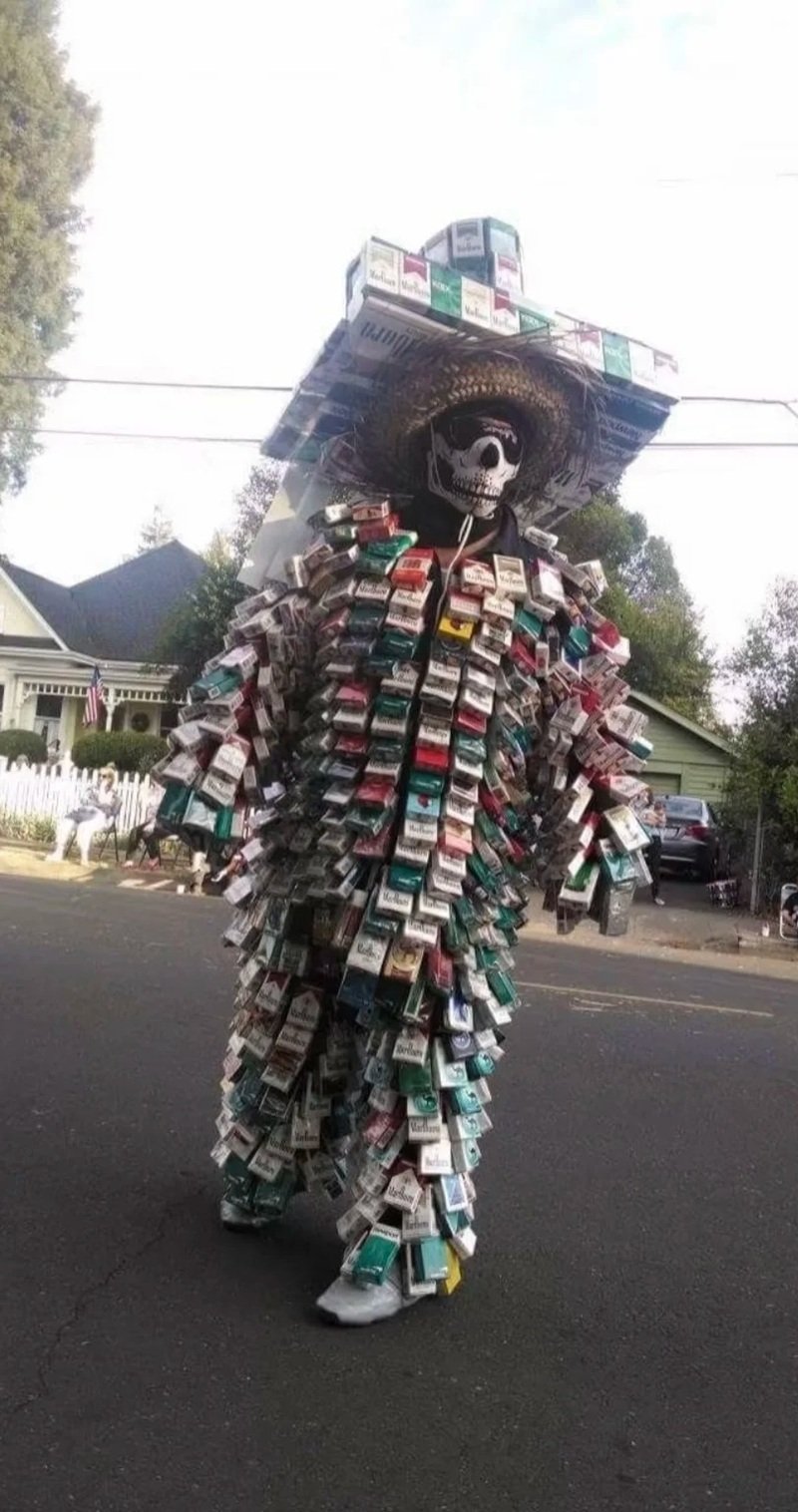 skeleton meme lan tỏa phong cách hài đen