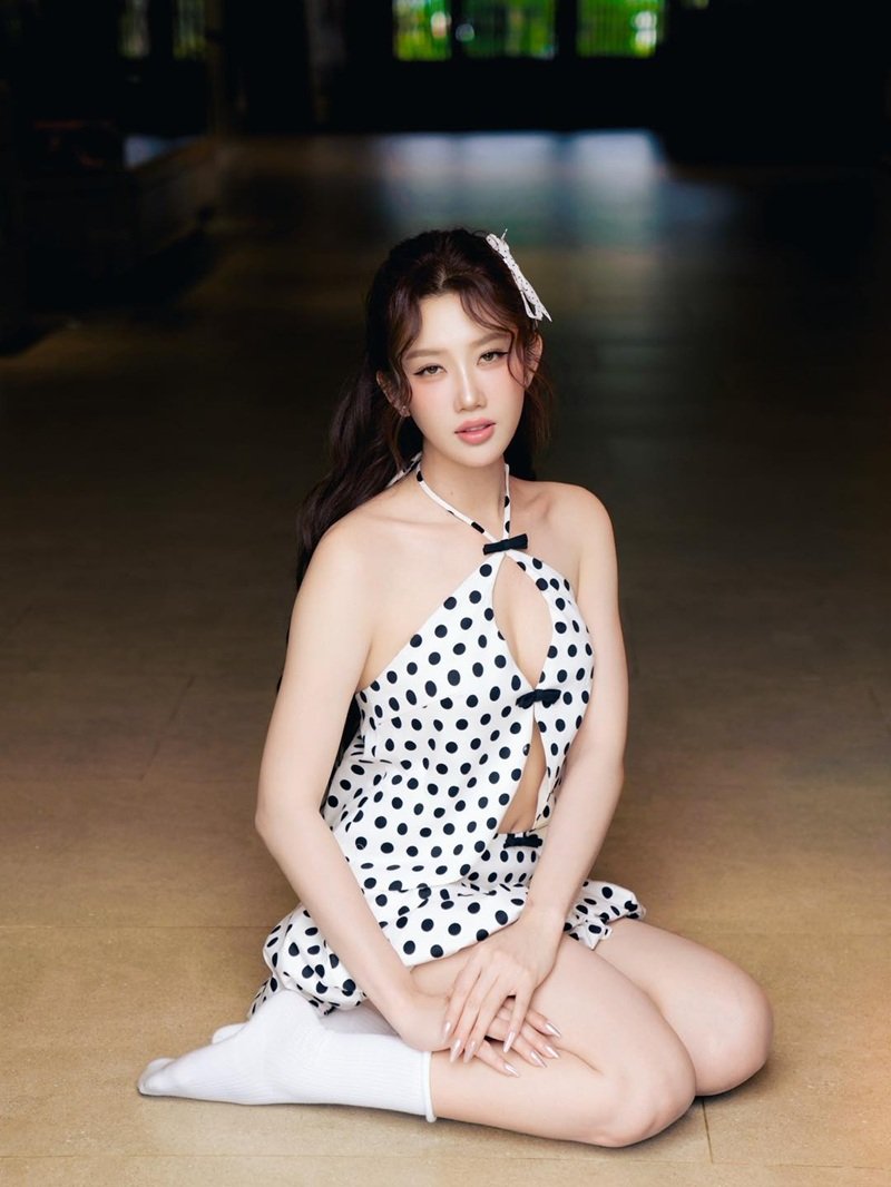 thuý ngân sexy​ 24