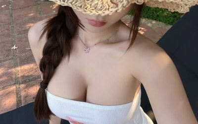 ảnh gái múp 16