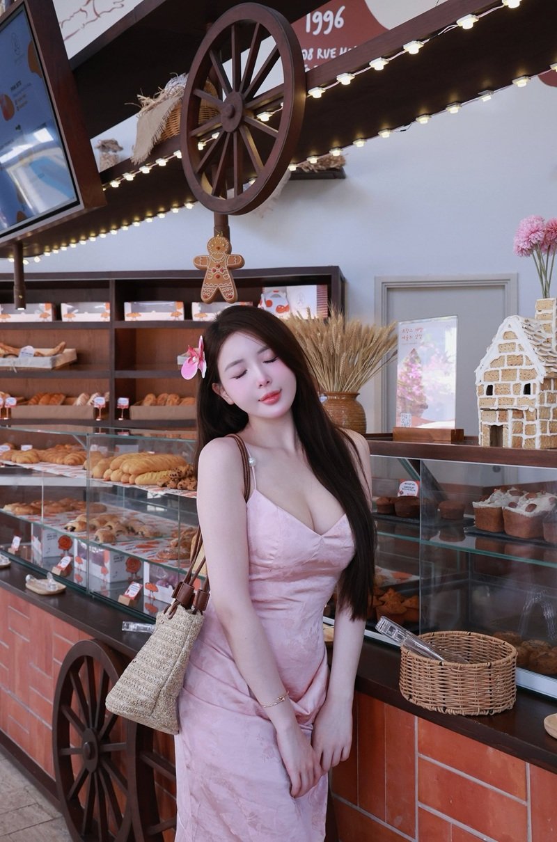 Ảnh gái xinh ngực to nứng mắt người xem