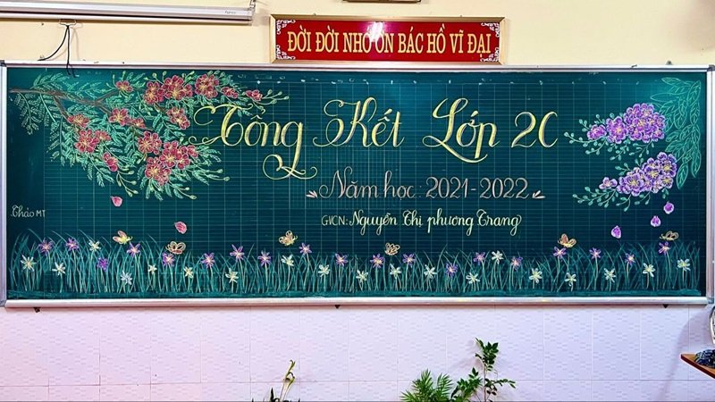 Hoa giấy trang trí bảng tổng kết năm học