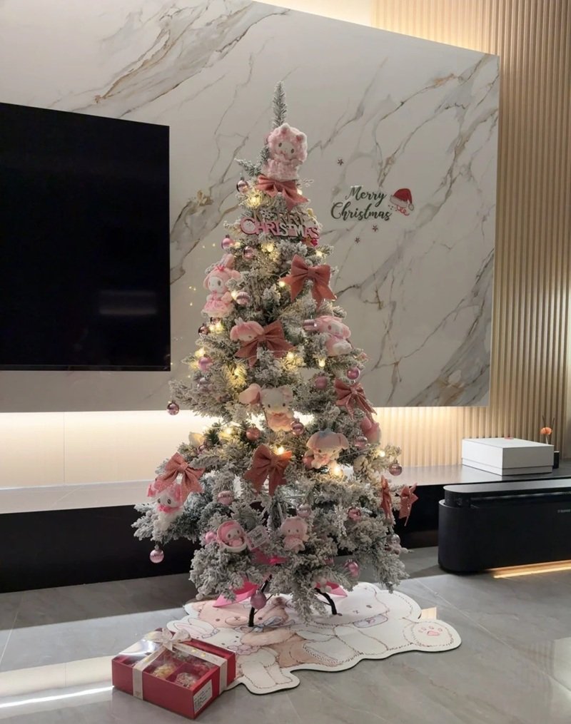 Trang trí cây thông noel cho phòng khách