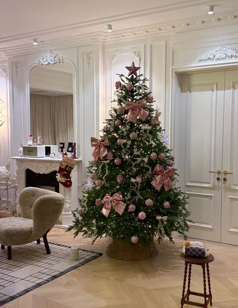 Trang trí cây thông noel dễ làm tại nhà