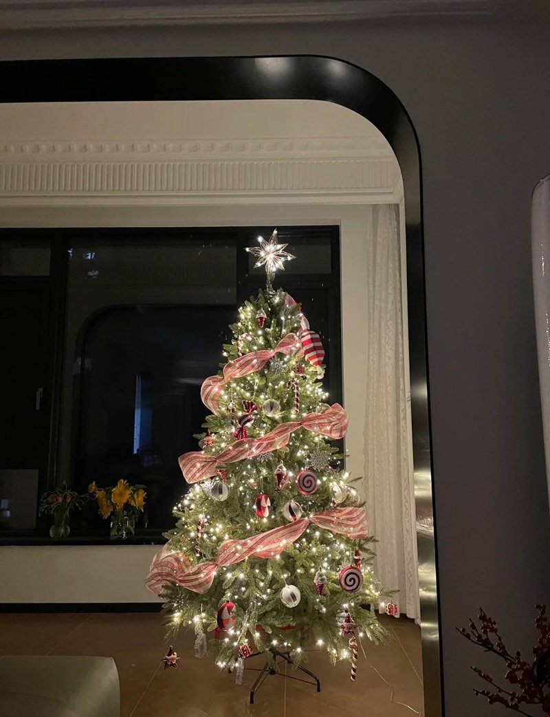 Trang trí cây thông noel cho trẻ em