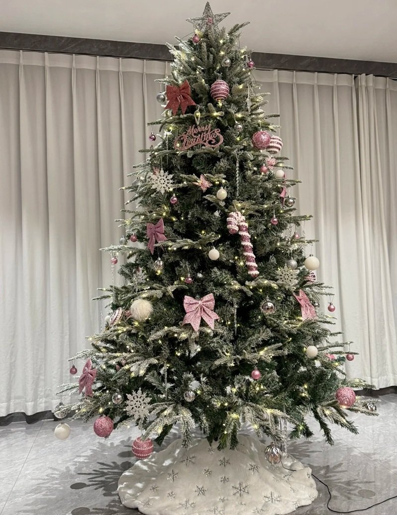 Ý tưởng trang trí cây thông noel sáng tạo