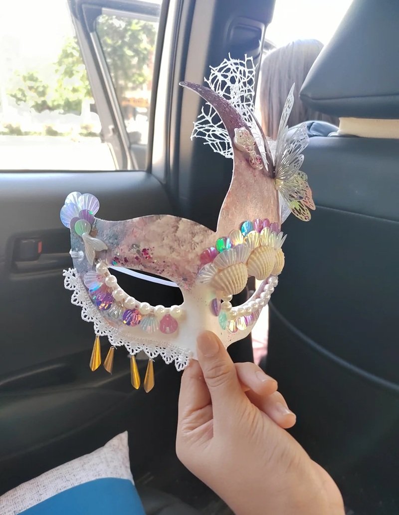 Trang trí mặt nạ đẹp sáng tạo