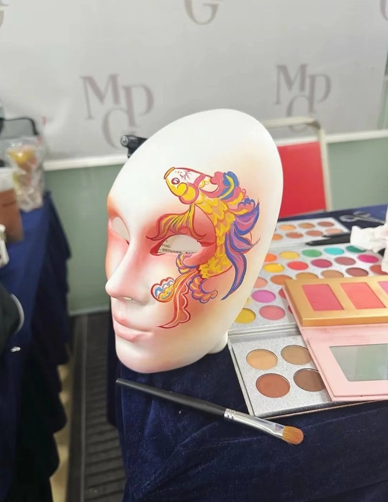 Hướng dẫn trang trí mặt nạ đẹp