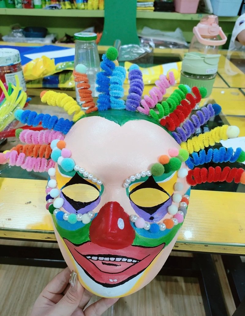 Trang trí mặt nạ phong cách thủ công
