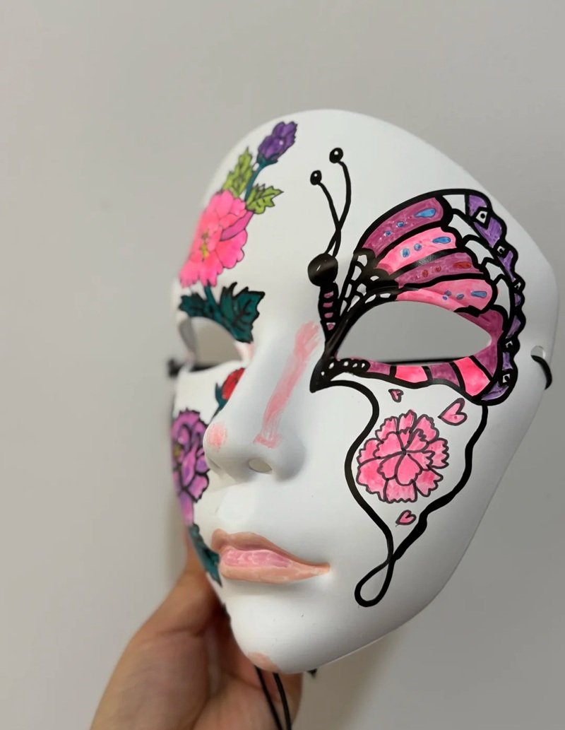 Trang trí mặt nạ lễ hội ấn tượng