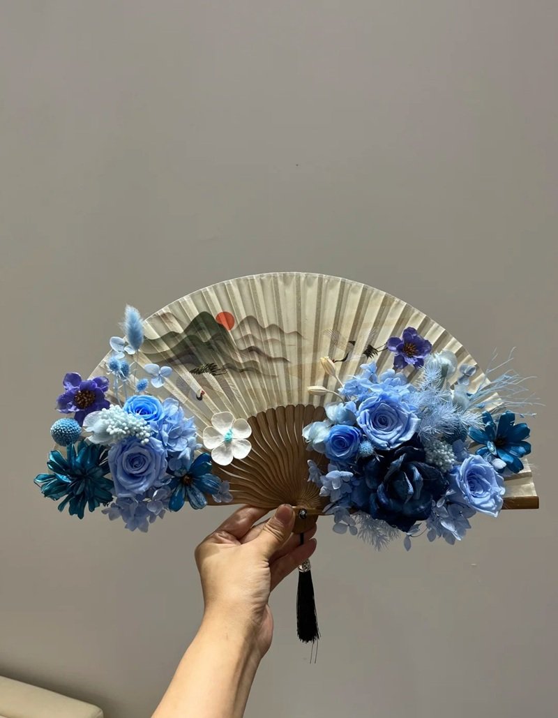 Không gian lung linh trang trí quạt giấy