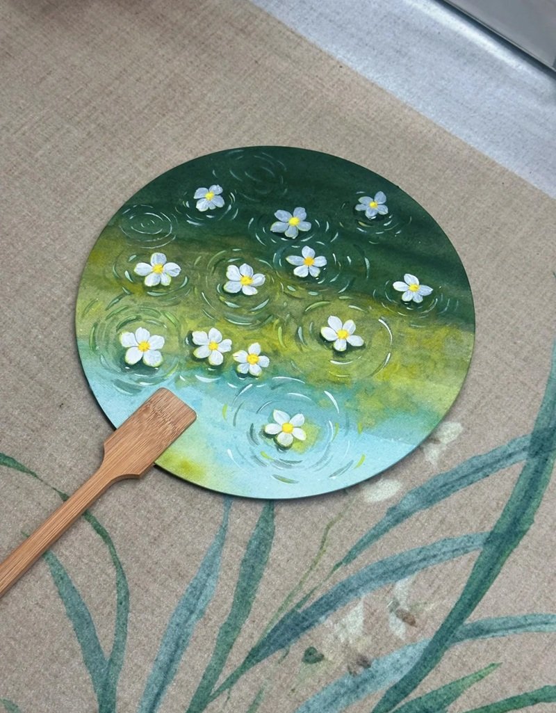 Quạt giấy màu trang trí quạt giấy