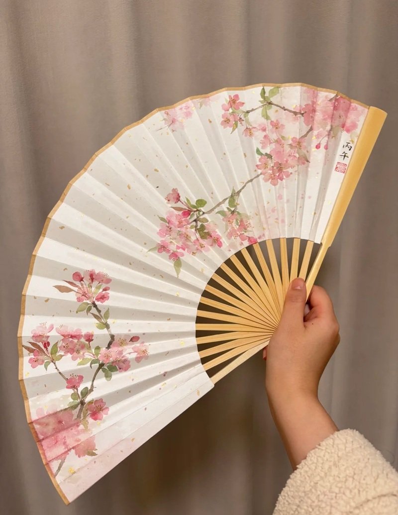 Không gian xinh với trang trí quạt giấy