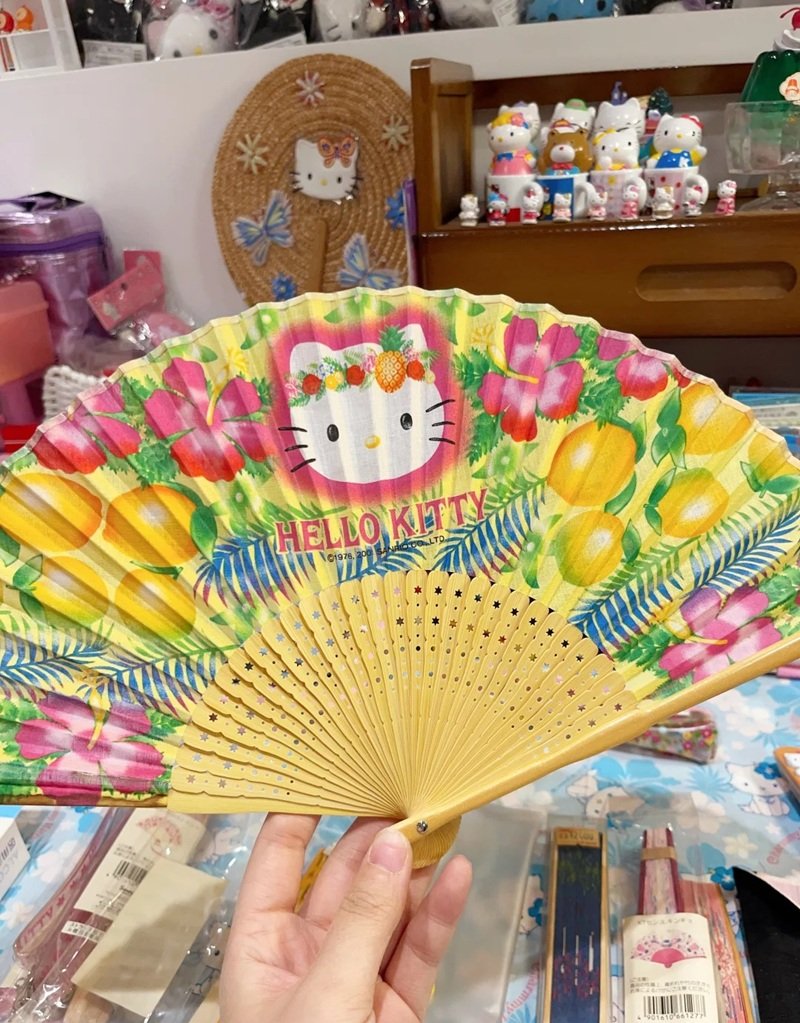 Trang trí quạt giấy siêu bắt mắt