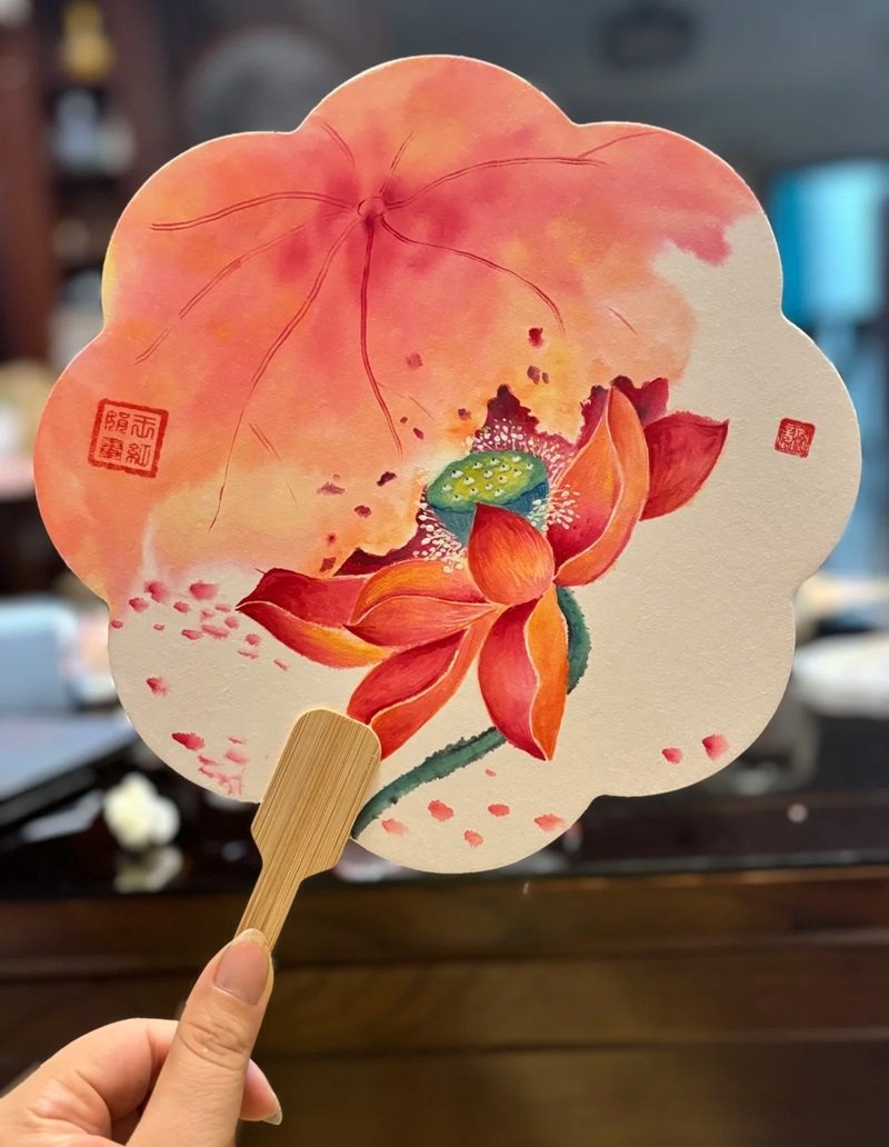 Trang trí quạt giấy hiện đại sáng tạo