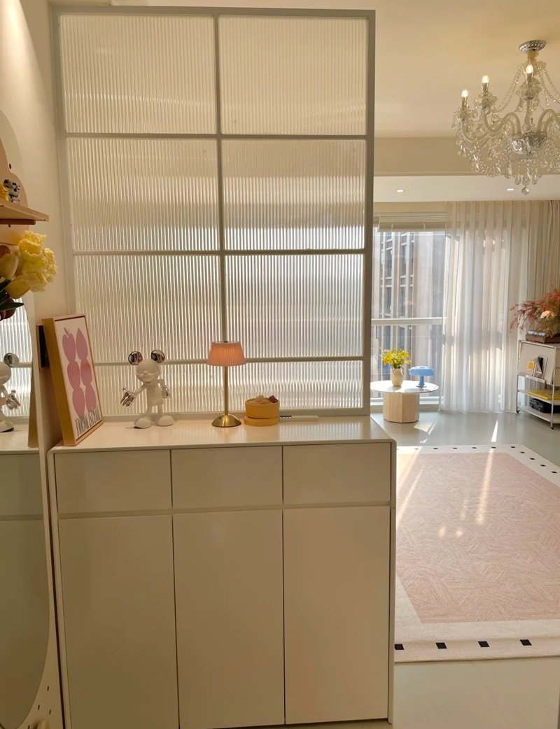 mẫu vách ngăn trang trí phòng khách tuyệt đẹp 17