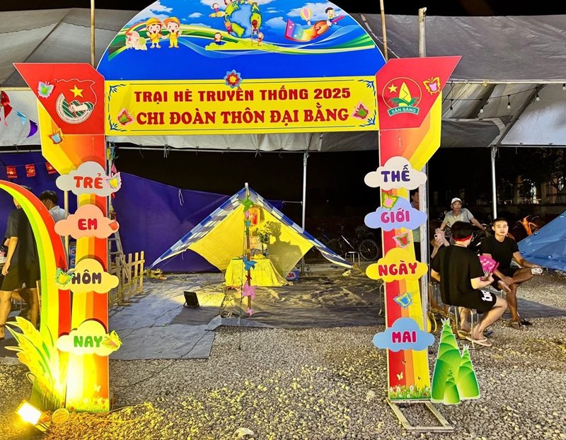 trang trí cổng trại 15