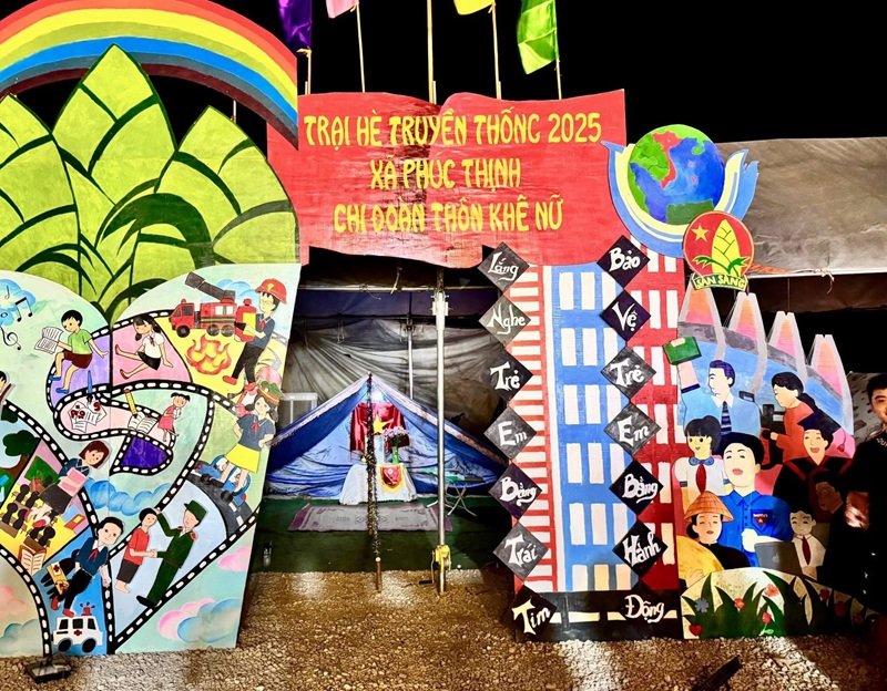 trang trí cổng trại 31