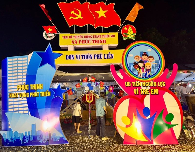 trang trí cổng trại 35