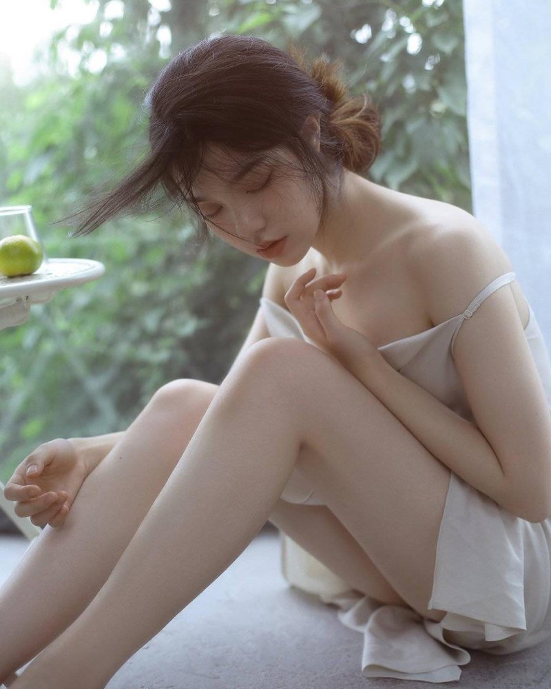 Ảnh hot girl cười tươi ngoài trời