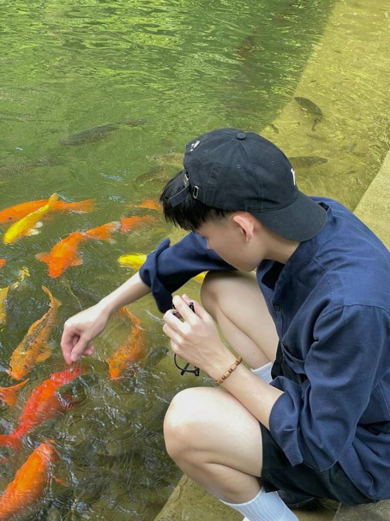 Ảnh boy phố dưới mưa