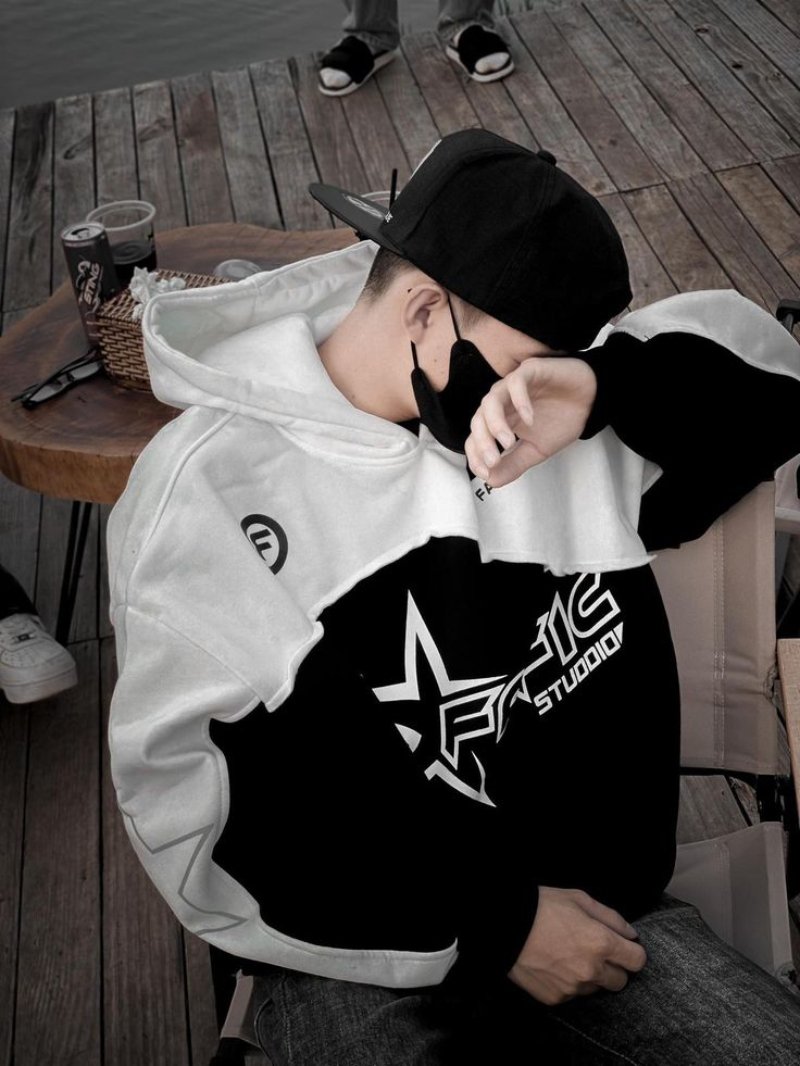 Avatar boy phố dưới mưa