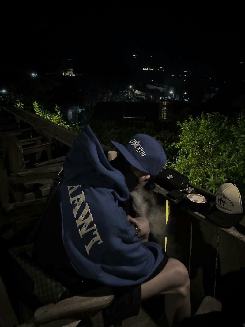 Avatar boy phố ban đêm