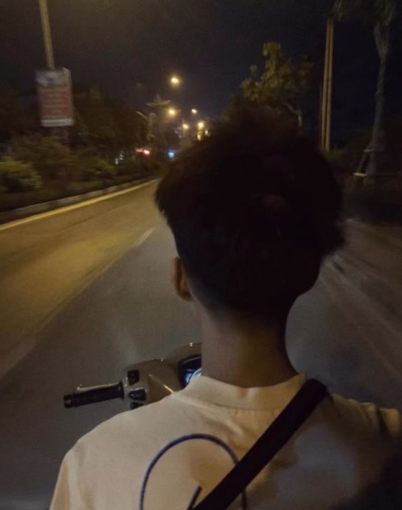 Ảnh boy phố mặc hoodie