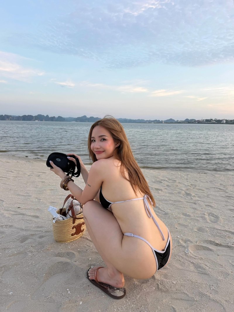 Close up ảnh bikini lọt khe gợi cảm nhẹ