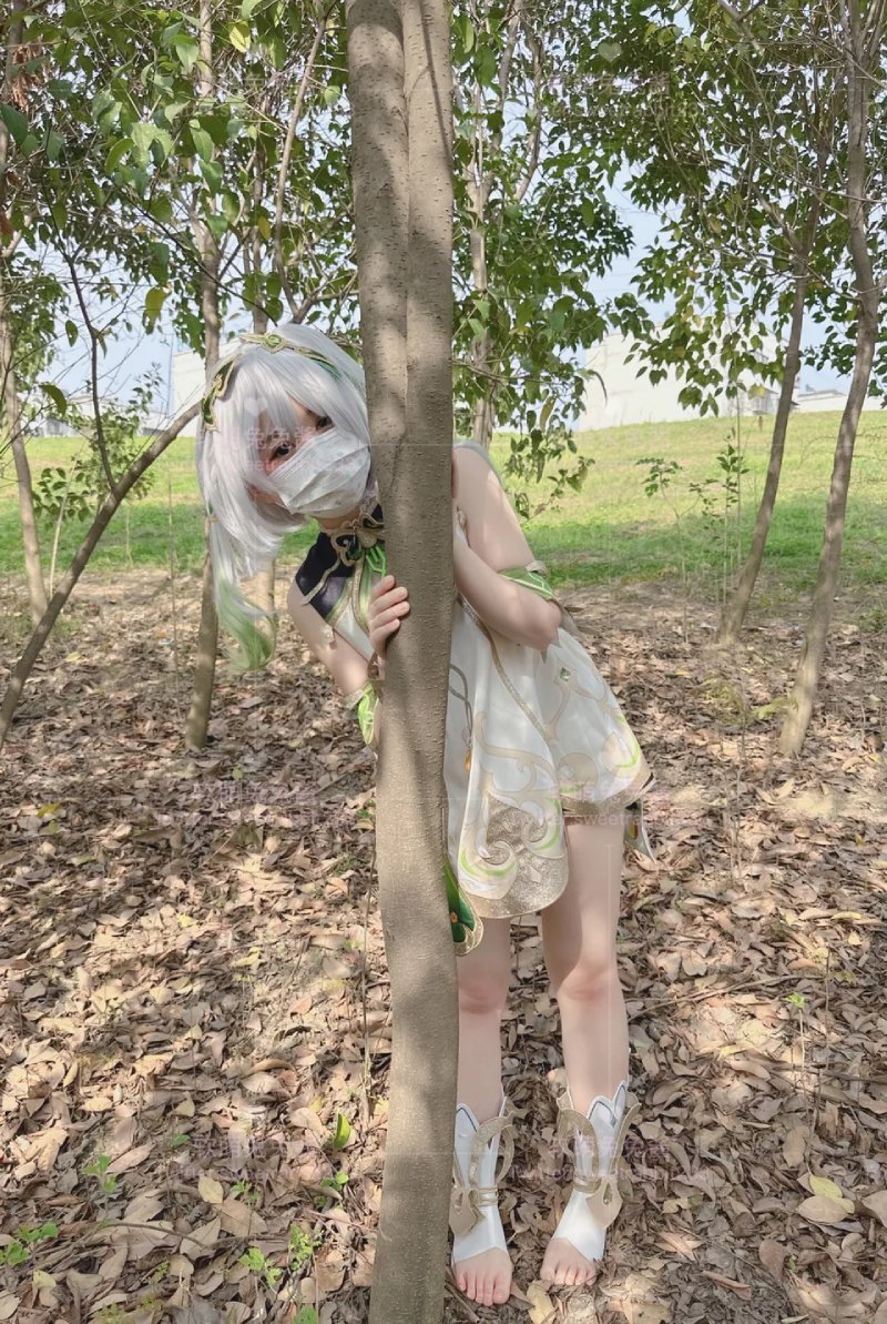Ảnh Sweetrabbit233 cosplay phong cách hiện đại.