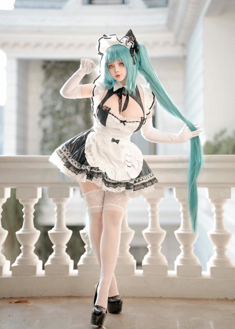 Cosplay khoe hàng nghệ thuật tự nhiên lôi cuốn